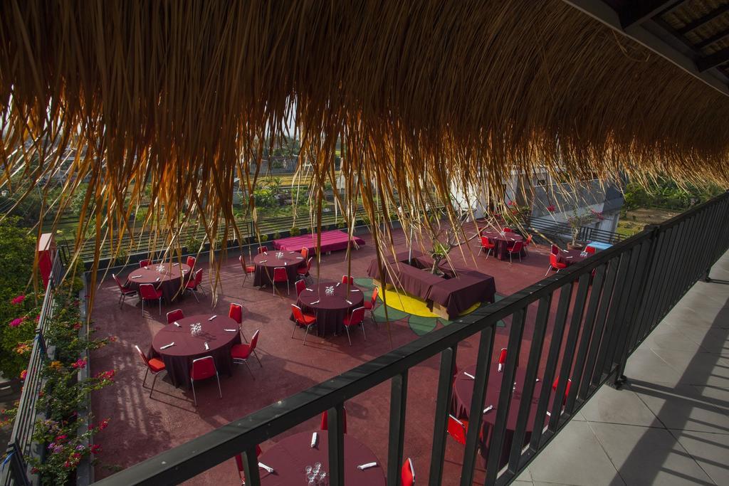 Pratama Hotel & Convention マタラム エクステリア 写真