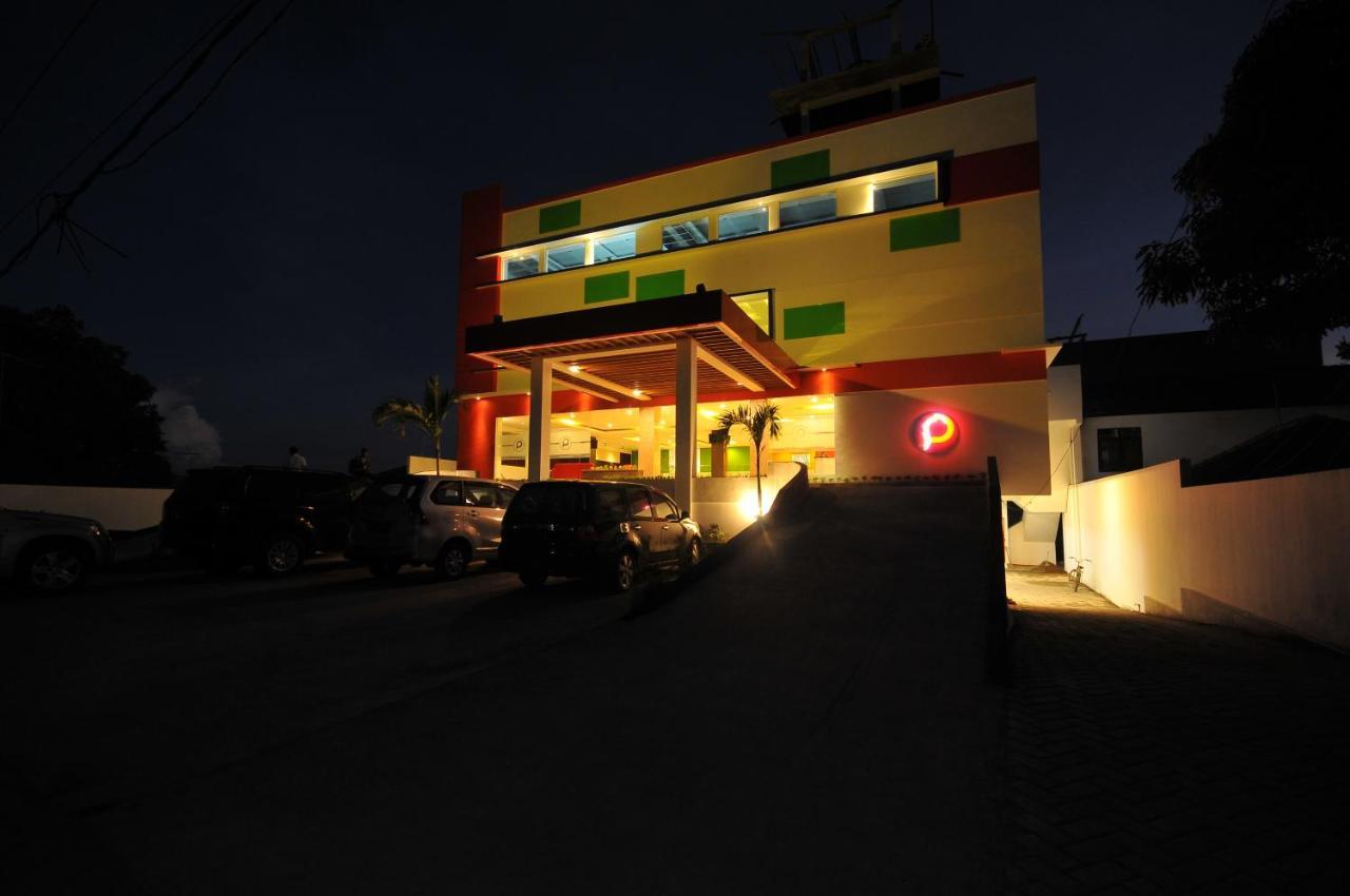 Pratama Hotel & Convention マタラム エクステリア 写真