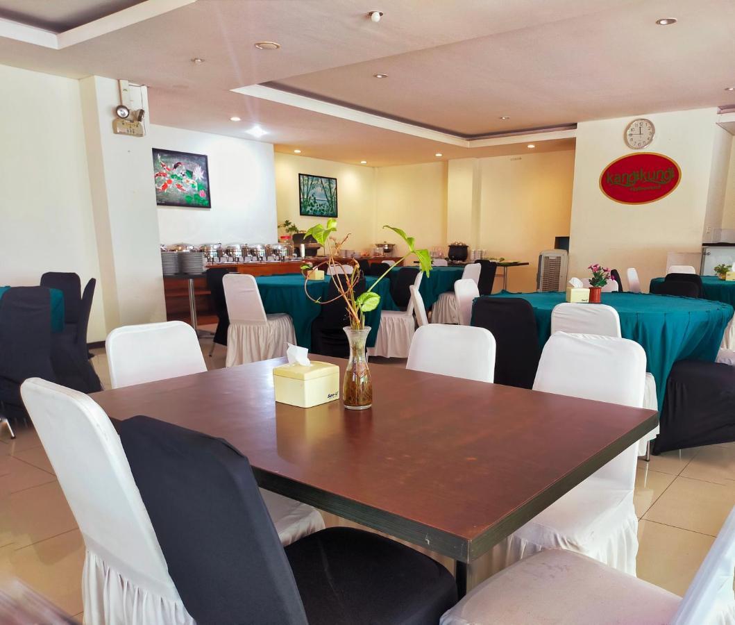 Pratama Hotel & Convention マタラム エクステリア 写真
