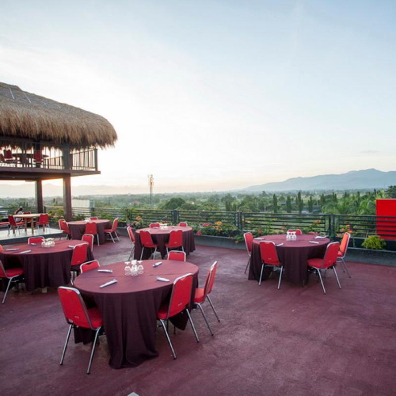 Pratama Hotel & Convention マタラム エクステリア 写真